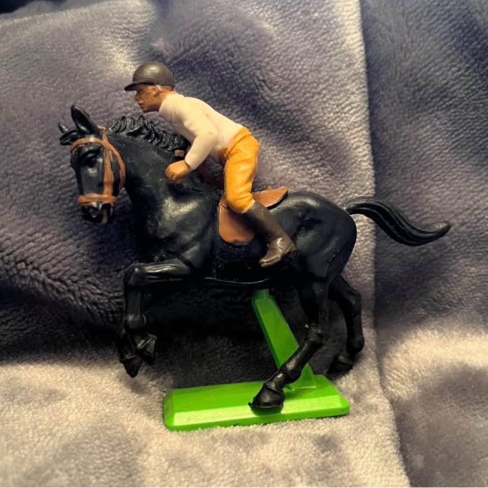 VTG Britain’s Limited Jumping Horse with Rider, Metal Base
